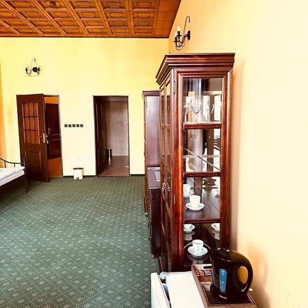 Hotel Maxim Frydek-Mistek Ngoại thất bức ảnh