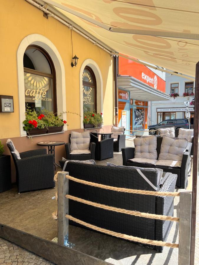 Hotel Maxim Frydek-Mistek Ngoại thất bức ảnh