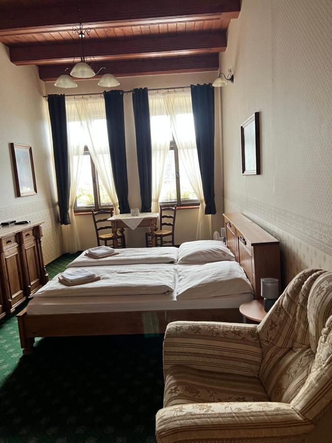 Hotel Maxim Frydek-Mistek Ngoại thất bức ảnh