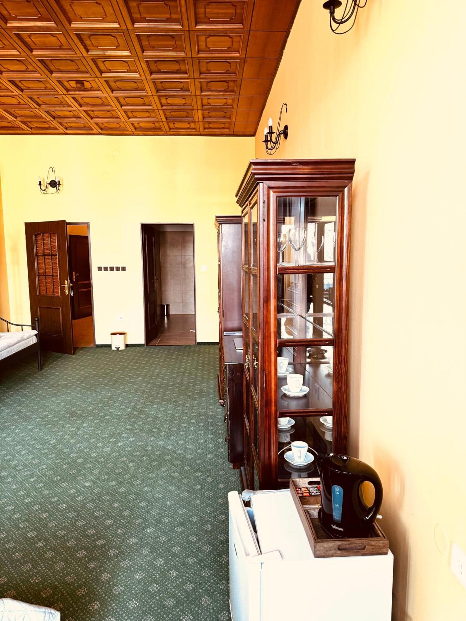 Hotel Maxim Frydek-Mistek Ngoại thất bức ảnh